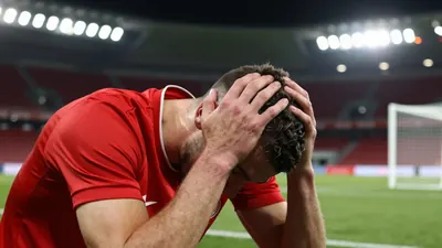 Royal Antwerp FC kreeg zondag een zware 1-4 nederlaag te verwerken van STVV in de Jupiler Pro League, wat de club op de...