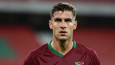 Overmars wil opnieuw trainer bij Royal Antwerp